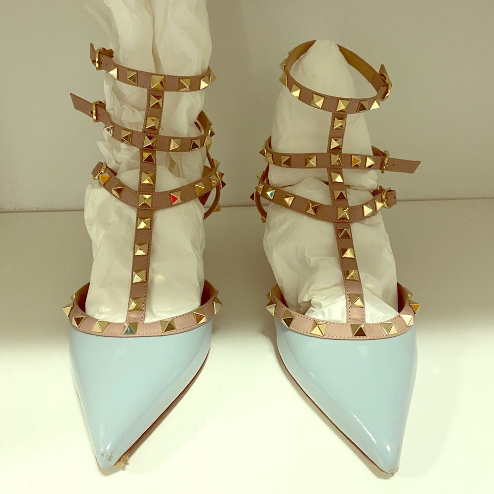 Valentino 2.5” pumps.